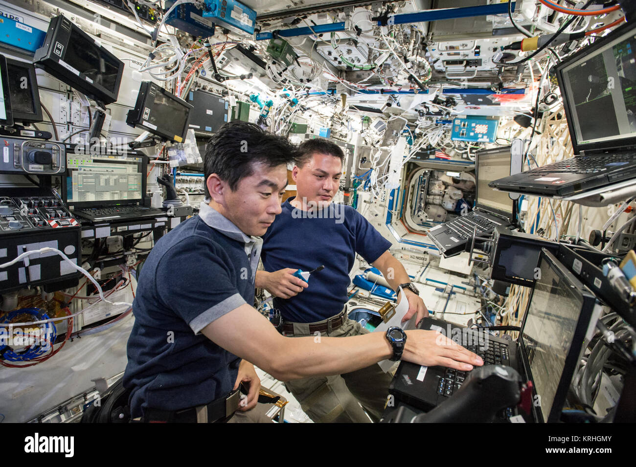 ISS-44 Kimiya Yui e Kjell Lindgren nel destino module Foto Stock