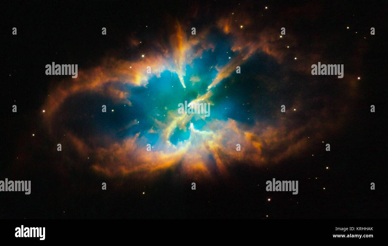 NGC 2818 tramite il telescopio spaziale Hubble Foto Stock