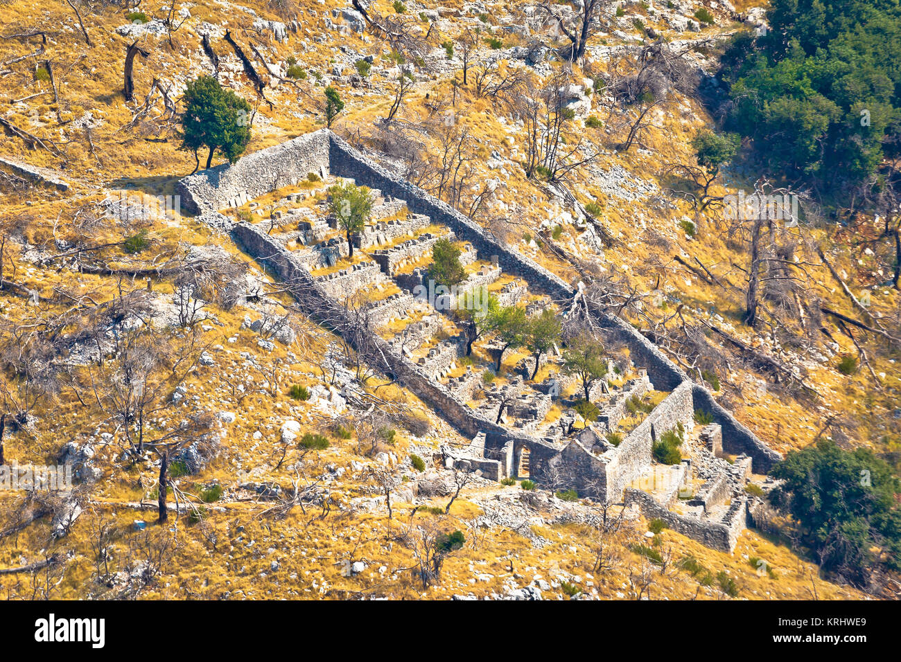 Stone apiario in Pustinja Blaca canyon Foto Stock