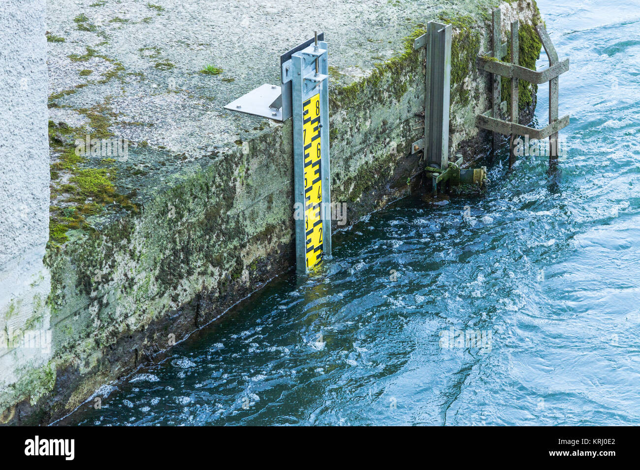 Indicatore del livello dell'acqua nel bacino della Ruhr Foto Stock