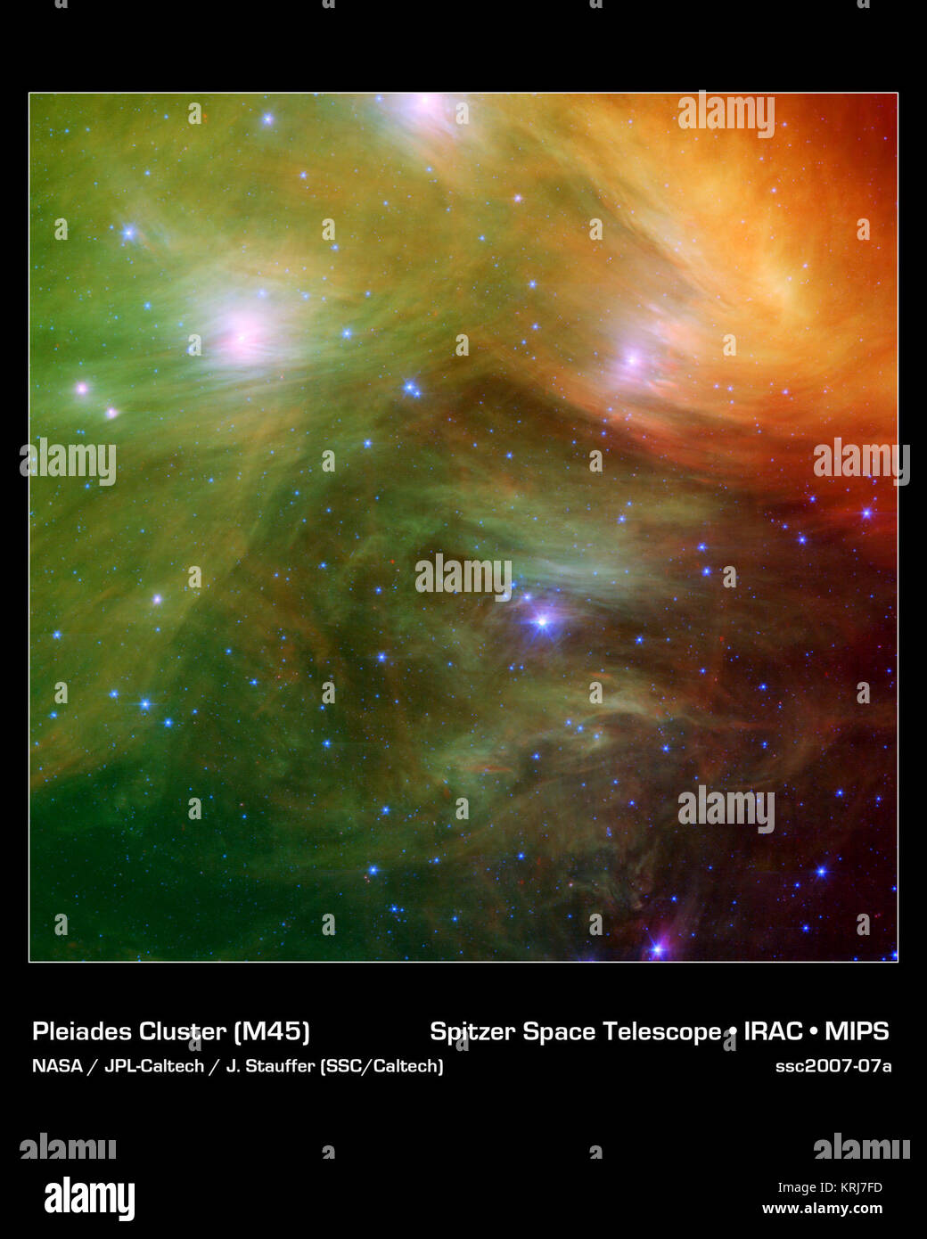 Le Sette sorelle, noto anche come le Pleiadi, sembrano galleggiare su un letto di piume in una nuova immagine infrarossa dalla NASA il telescopio spaziale Spitzer. Nuvole di polvere spazzare attorno alle stelle, swaddling in un cushiony velo. Le Pleiadi, situato a più di 400 anni luce di distanza nella costellazione del Toro, sono oggetto di molte leggende e scritti. La mitologia greca sostiene che il gregge di stelle è stato trasformato in colombe celesti da Zeus a salvarli da una norma Orion. Il 19esimo secolo del poeta Alfred Tennyson Signore li descrisse come "lucenti come uno sciame di lucciole aggrovigliato in una treccia d'argento". Foto Stock Le Sette sorelle, noto anche come le Pleiadi, sembrano galleggiare su un letto di piume in una nuova immagine infrarossa dalla NASA il telescopio spaziale Spitzer. Nuvole di polvere spazzare attorno alle stelle, swaddling in un cushiony velo. Le Pleiadi, situato a più di 400 anni luce di distanza nella costellazione del Toro, sono oggetto di molte leggende e scritti. La mitologia greca sostiene che il gregge di stelle è stato trasformato in colombe celesti da Zeus a salvarli da una norma Orion. Il 19esimo secolo del poeta Alfred Tennyson Signore li descrisse come "lucenti come uno sciame di lucciole aggrovigliato in una treccia d'argento". Foto Stock