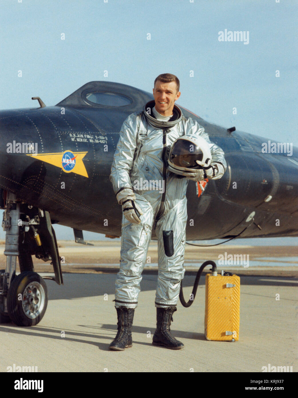 Engle con X-15A-2 12/2/65 NASA DFRC Joe Engle X-15 pilot Foto Stock