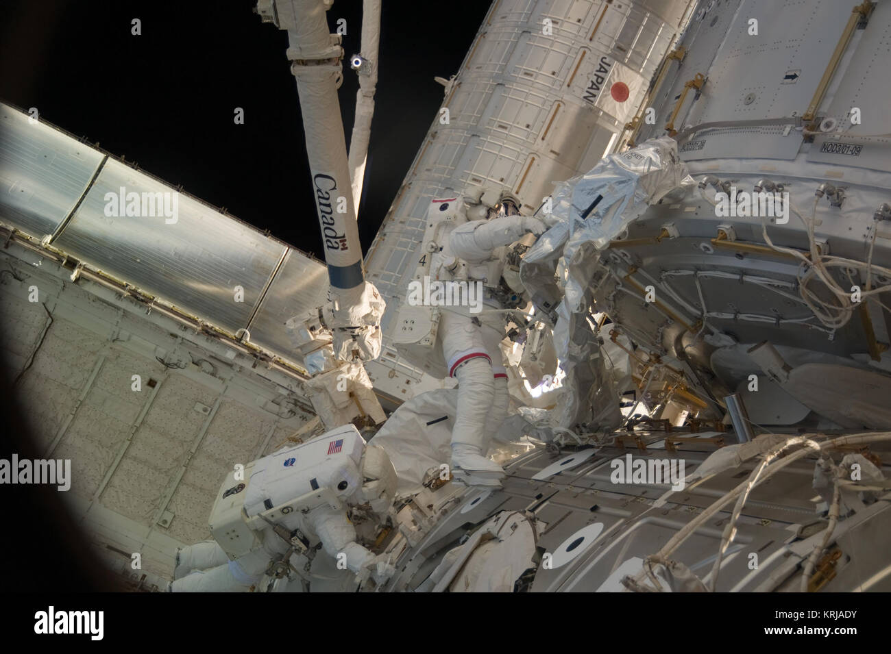 STS-130 EVA2 Robert Behnken e Nicholas Patrick 1 Foto Stock