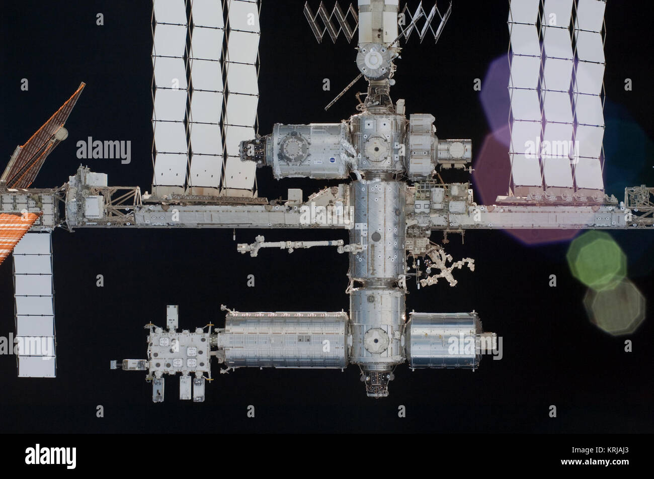 STS-130 adoperano flyaround 8 Foto Stock