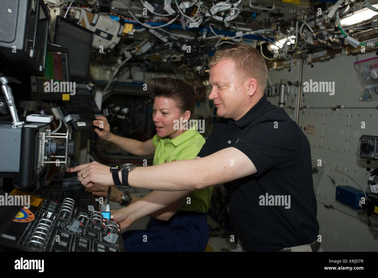 STS-133 ISS-26 Cady Coleman e Eric Boe Foto Stock