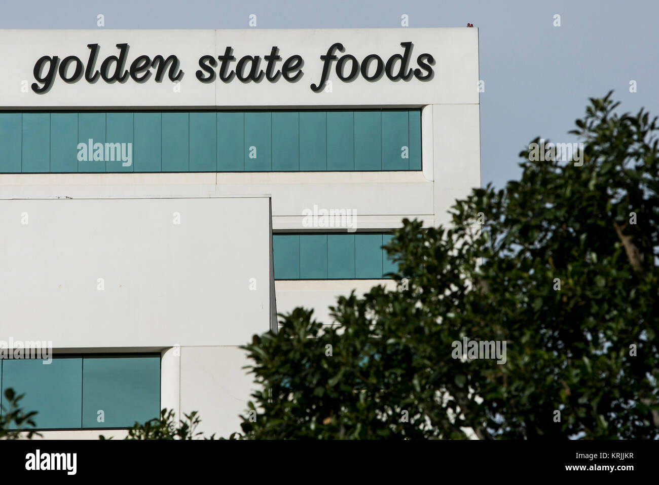 Un logo segno al di fuori della sede del Golden State alimenti a Irvine, California, il 10 dicembre 2017. Foto Stock