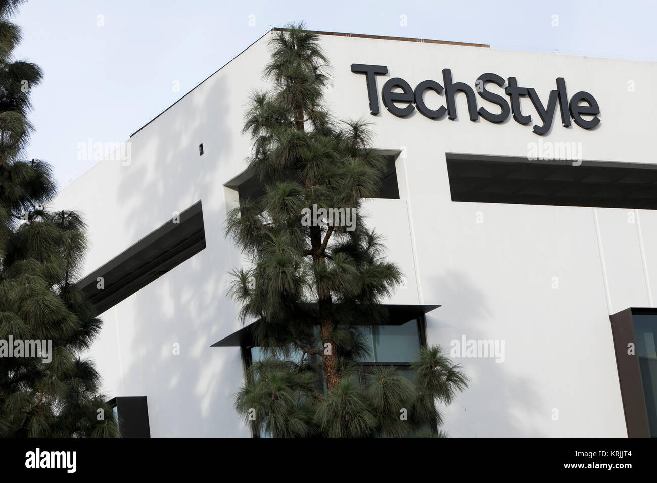 Un logo segno al di fuori della sede dell'TechStyle Fashion Group in El Segundo, in California, il 10 dicembre 2017. Foto Stock