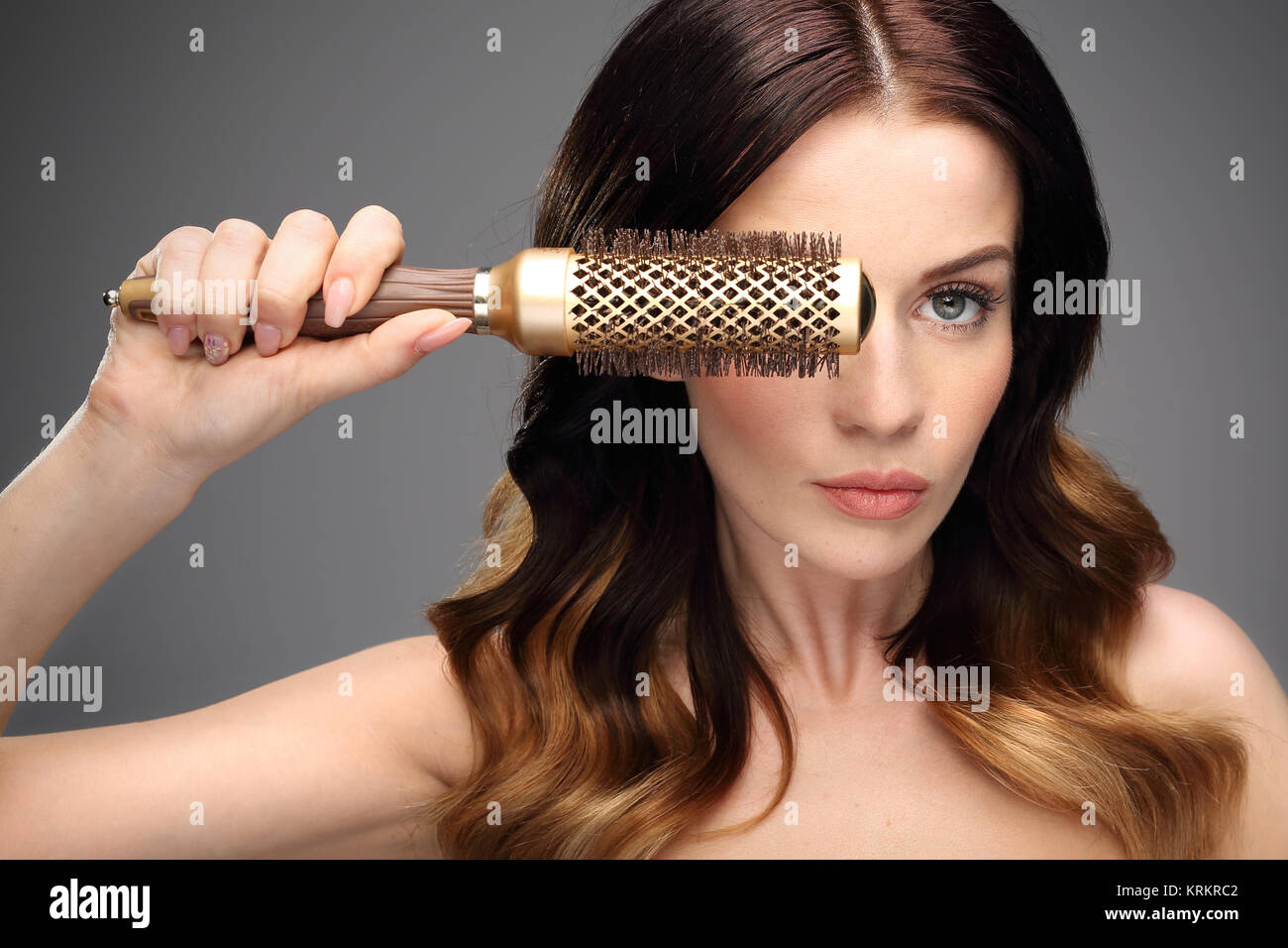 La modellazione di spazzola per capelli. Foto Stock
