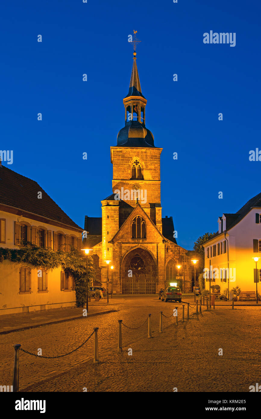 Stiftskirche sankt arnual in saarbrÃ¼cken di notte Foto Stock