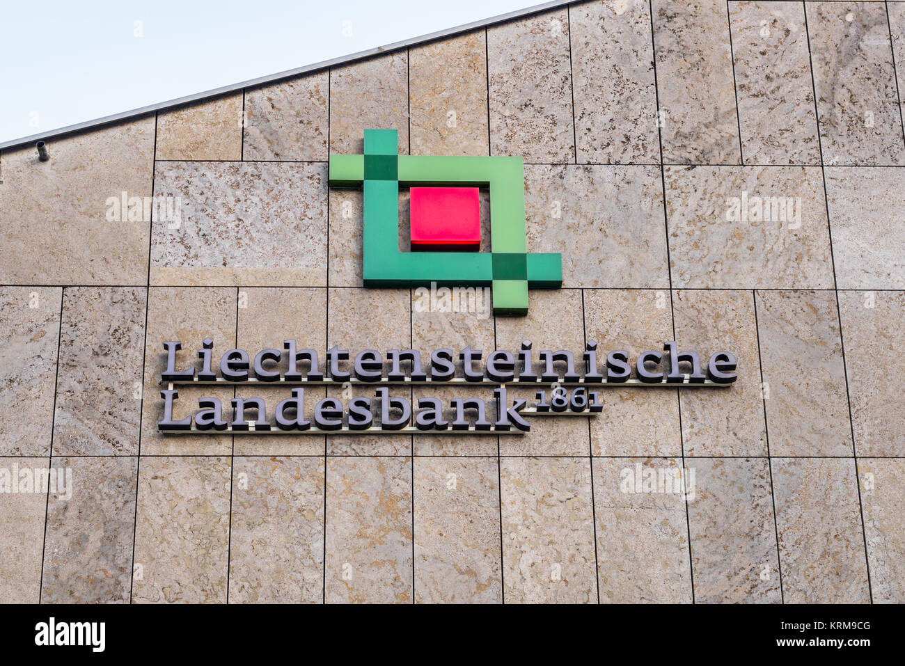 Vaduz, Liechtenstein - 28 Maggio 2016: la sede centrale della Banca nazionale del Liechtenstein (Liechtensteinische Landesbank) in Vaduz, Principato di Liec Foto Stock