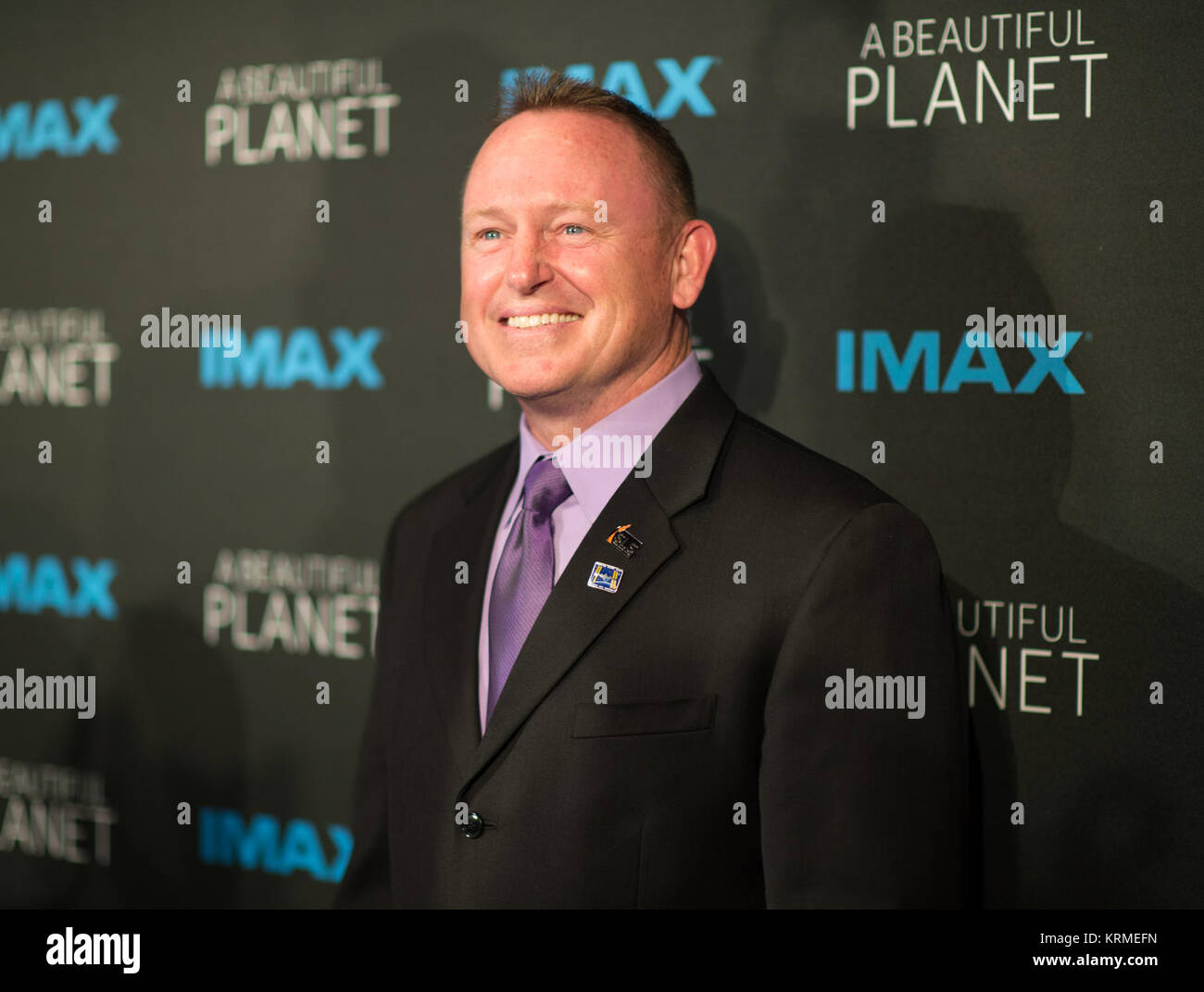 L'astronauta della NASA Barry Wilmore assiste la prima mondiale del film IMAX " Un bel pianeta' a AMC Lowes Lincoln Square Theatre di Sabato, Aprile 16, 2016 in New York City. Le caratteristiche del film sono le riprese della terra catturata da astronauti a bordo della Stazione Spaziale Internazionale. Photo credit: (NASA/Joel Kowsky) 'un bel pianeta' Premiere mondiale (NHQ201604160003) Foto Stock L'astronauta della NASA Barry Wilmore assiste la prima mondiale del film IMAX " Un bel pianeta' a AMC Lowes Lincoln Square Theatre di Sabato, Aprile 16, 2016 in New York City. Le caratteristiche del film sono le riprese della terra catturata da astronauti a bordo della Stazione Spaziale Internazionale. Photo credit: (NASA/Joel Kowsky) 'un bel pianeta' Premiere mondiale (NHQ201604160003) Foto Stock