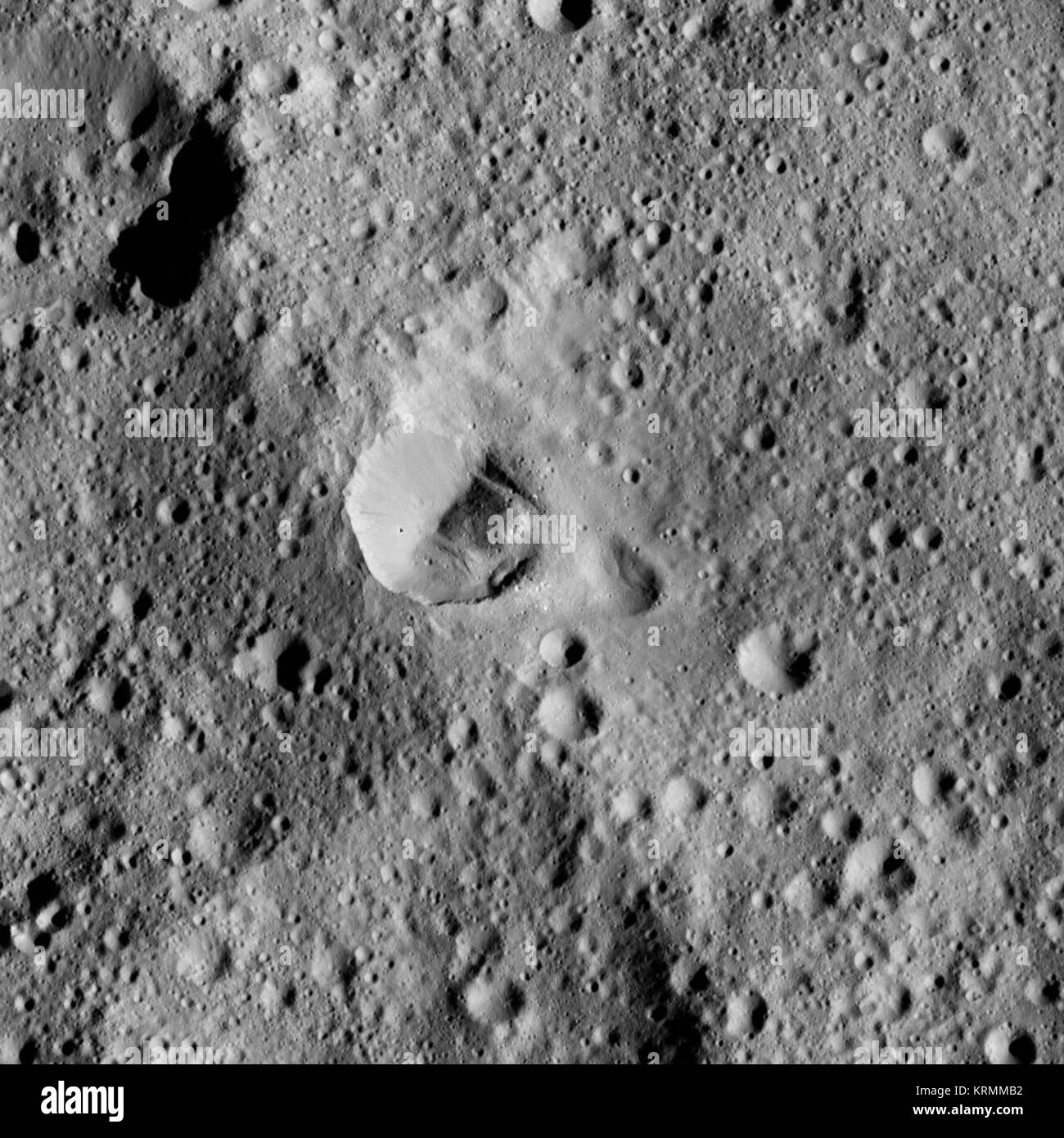 PIA20680-Ceres-DwarfPlanet-Dawn-4thMapOrbit-LAMO-100-20160418 immagine Foto Stock