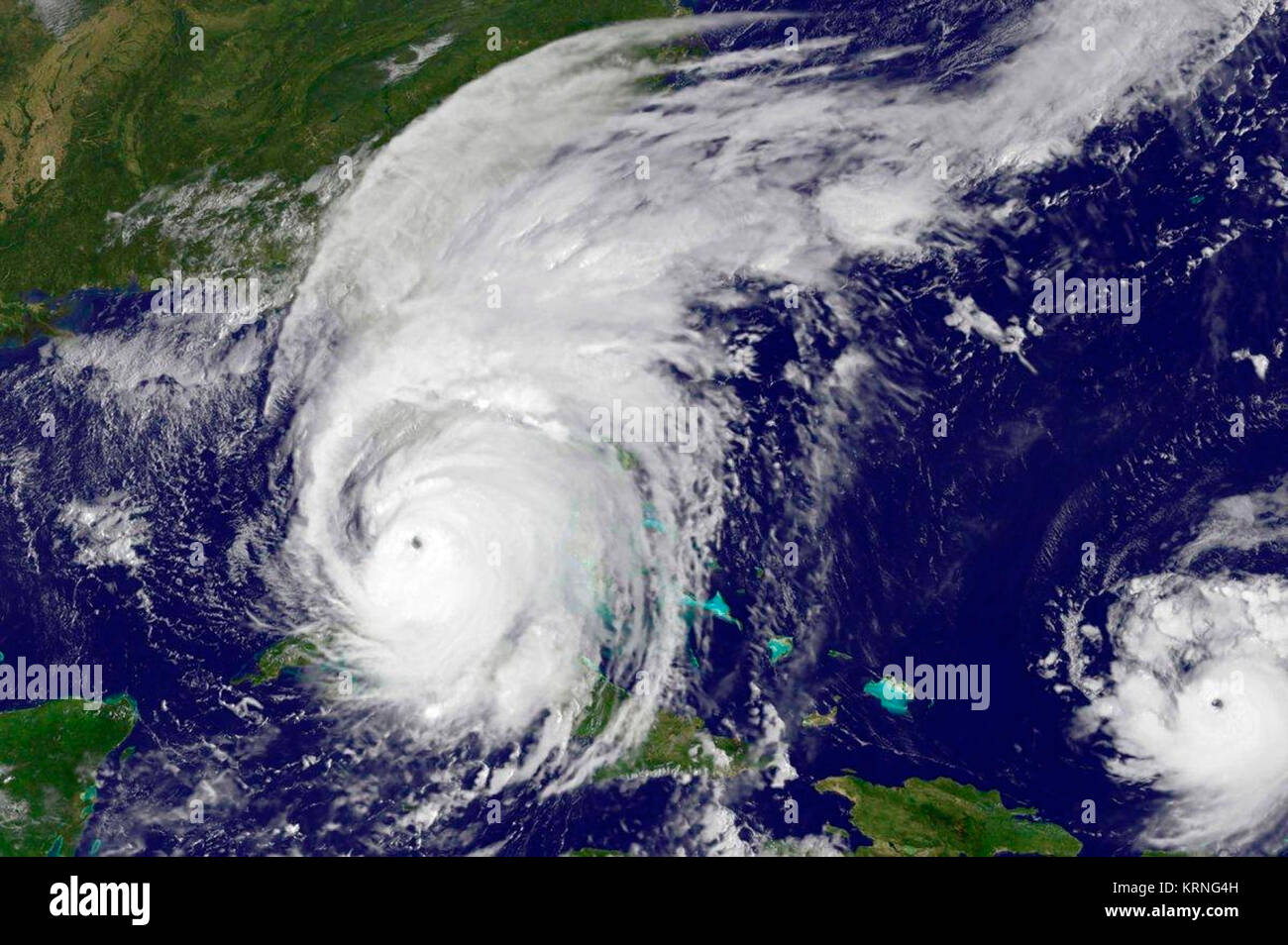 Uragano Irma passa a Cuba e gli approcci nella Florida meridionale di Domenica, Settembre 10, 2017, in un satellite della NASA catturato un night-tempo immagine della tempesta in Florida Straits e identificato il punto in cui le tempeste più forti sono state che si verificano all'interno di Irma la struttura. Del NOAA VA-East satellite fornito un'immagine visibile al momento di Irma di approdo in Florida Keys. Foto NASA uragano Irma e Jose (36429922693) Foto Stock