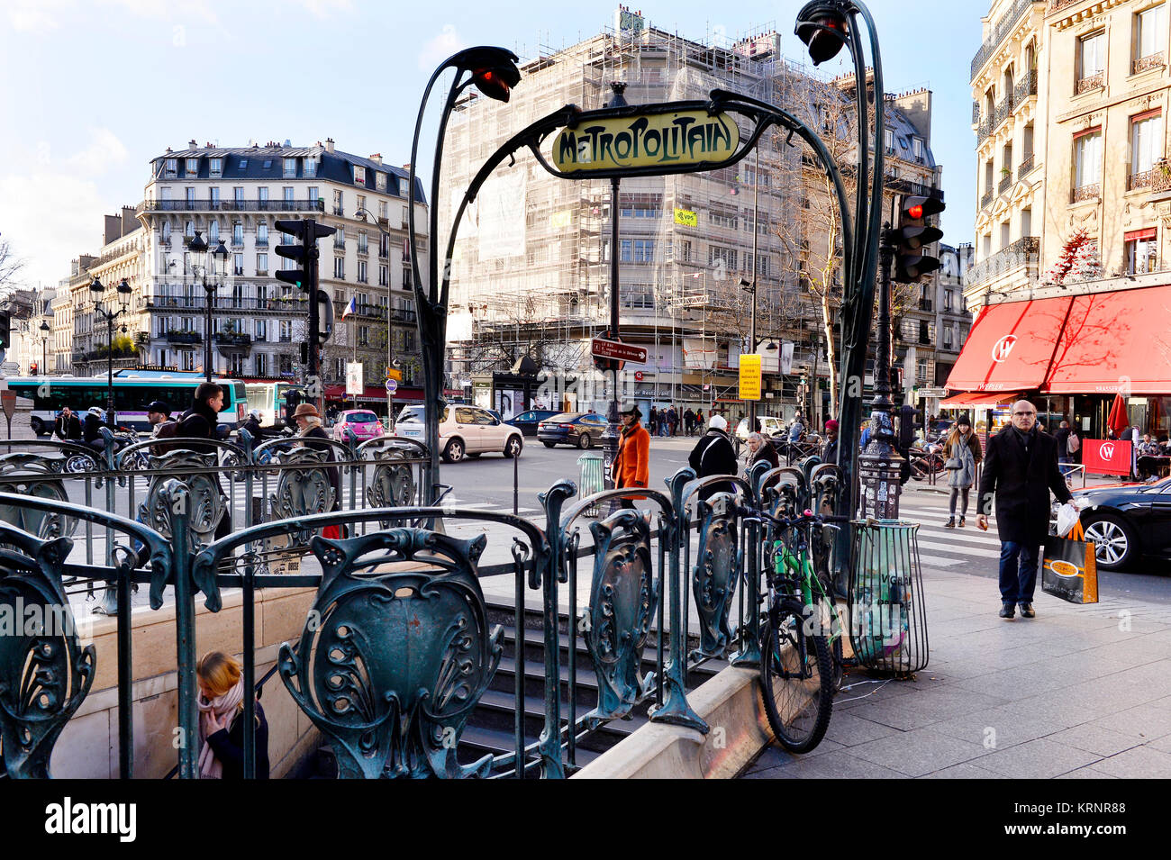 Fermata della metro Place de Clichy - Parigi - Francia Foto Stock