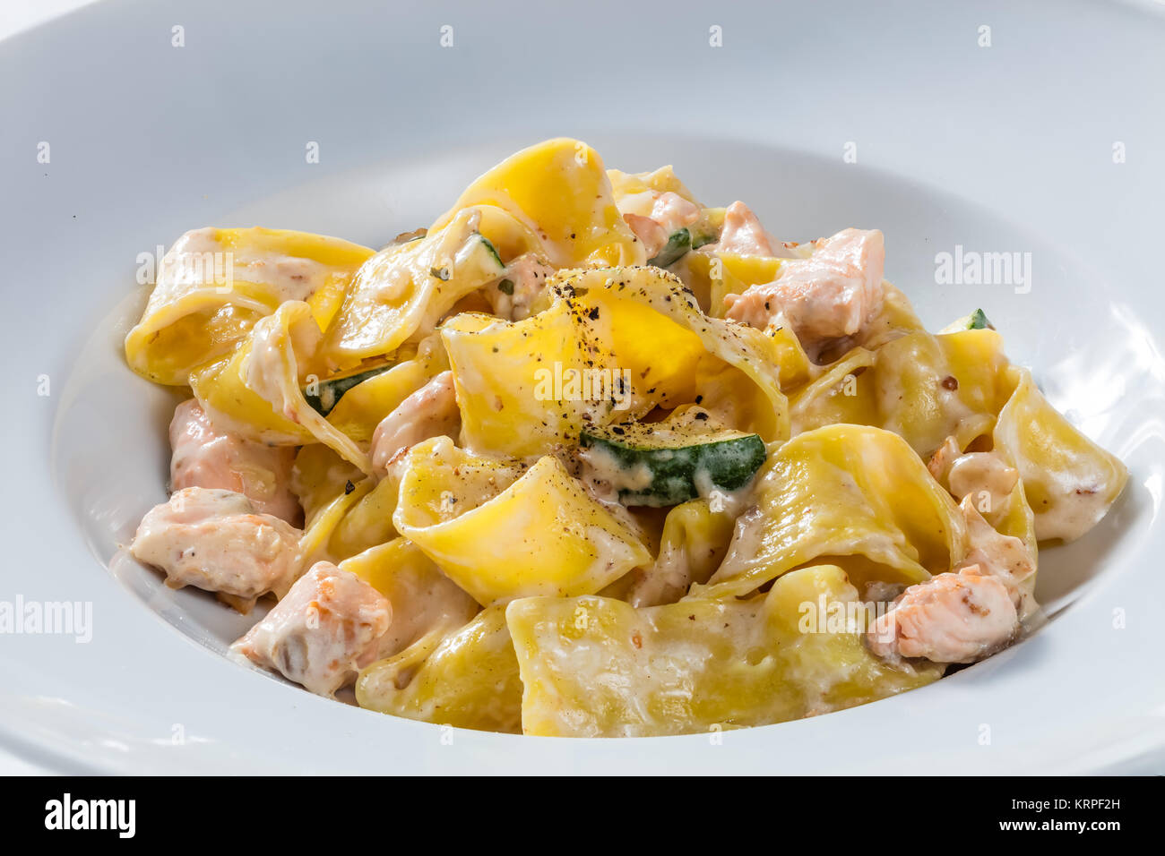 Tagliatelle con pollo Foto Stock