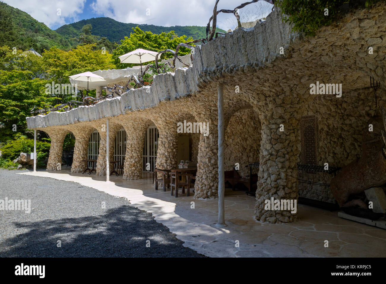 Kawaguchio - Giappone, 14 Giugno 2017: esterno dell'Itchiku Kubota Art Museum in cinque area lacustre ispirato da Gaudi Foto Stock