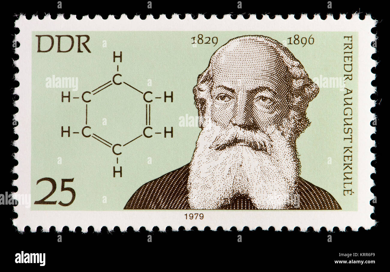 Tedesco orientale (DDR) francobollo (1979): Agosto Kekule (Friedrich August Kekule von Stradonitz: 1829 - 1896) Tedesco chimico organico. Fondatore principale Foto Stock Tedesco orientale (DDR) francobollo (1979): Agosto Kekule (Friedrich August Kekule von Stradonitz: 1829 - 1896) Tedesco chimico organico. Fondatore principale Foto Stock