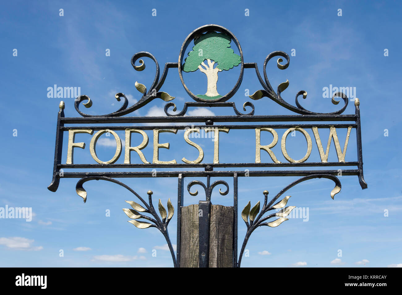 Forest Row Village segno, Lewes Road, Forest Row, East Sussex, England, Regno Unito Foto Stock