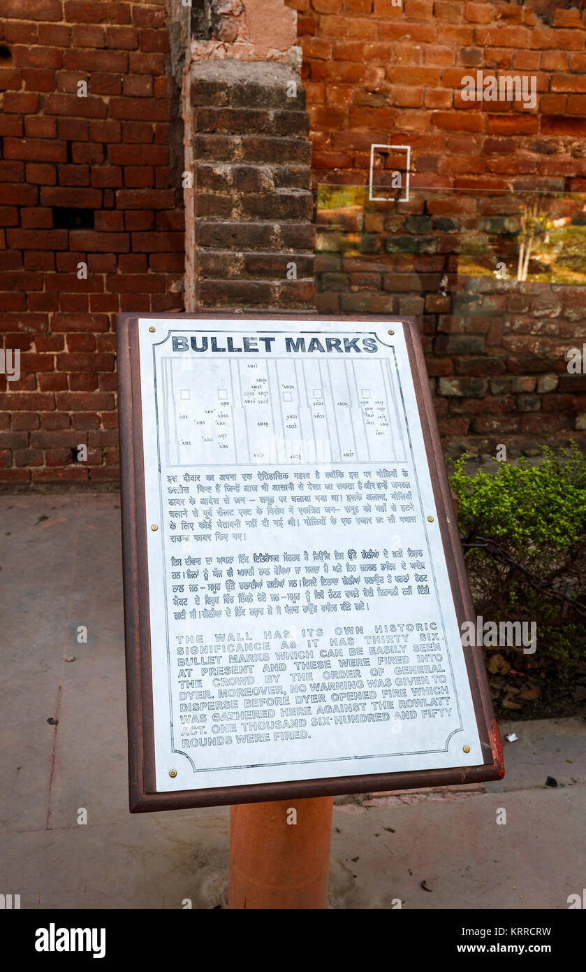 Bullet marchi in un muro di mattoni, Jallianwala Bagh, un giardino pubblico di Amritsar Punjab, India, un monumento commemorativo del 1919 Jallianwala Bagh Massacr Foto Stock