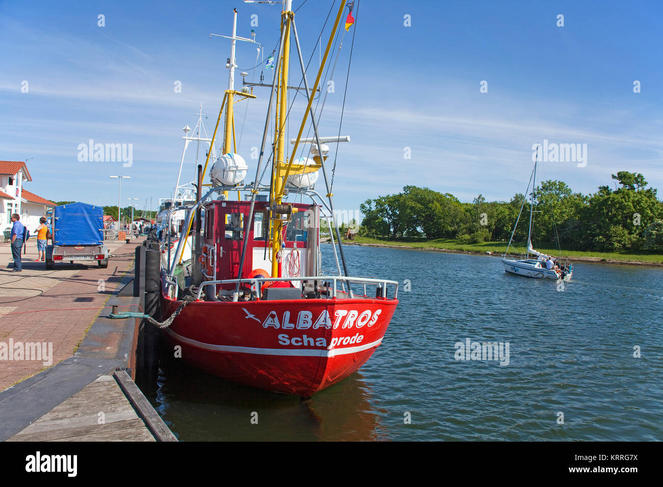 Fresa di pesca presso il porto del villaggio Schaprode, isola di Ruegen, Meclemburgo-Pomerania, Mar Baltico, Germania, Europa Foto Stock