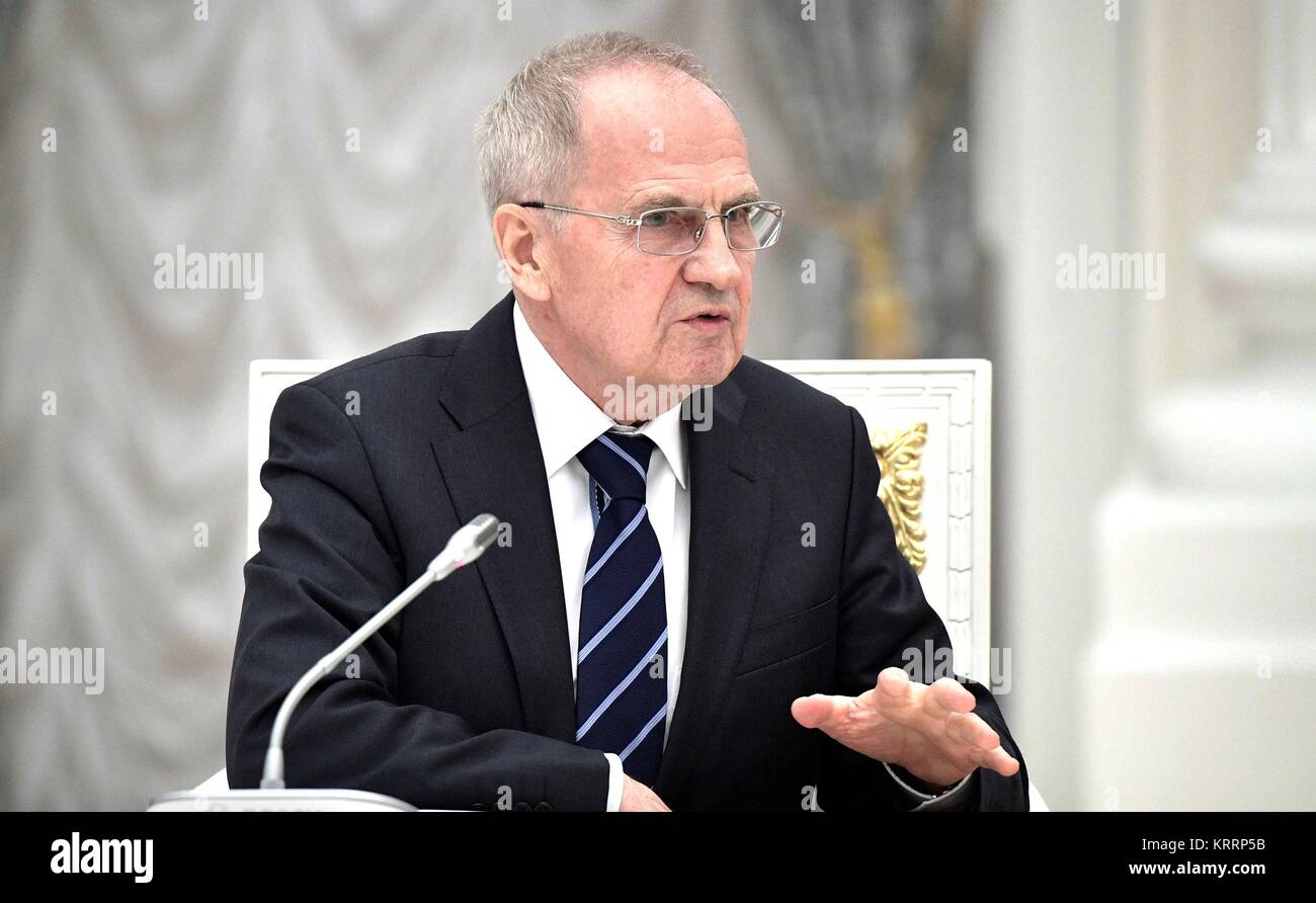 La Corte costituzionale presidente Valery Zorkin in occasione di un incontro con i giudici della Corte Costituzionale della Russia al Cremlino Dicembre 12, 2017 a Mosca, in Russia. Foto Stock