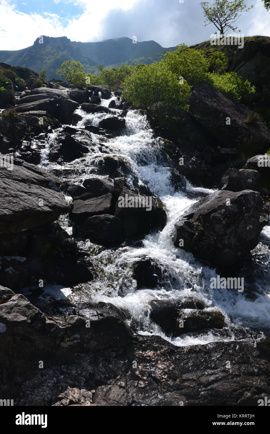 Cascata sul Tryfan a piedi da Llyn Ogwen Foto Stock