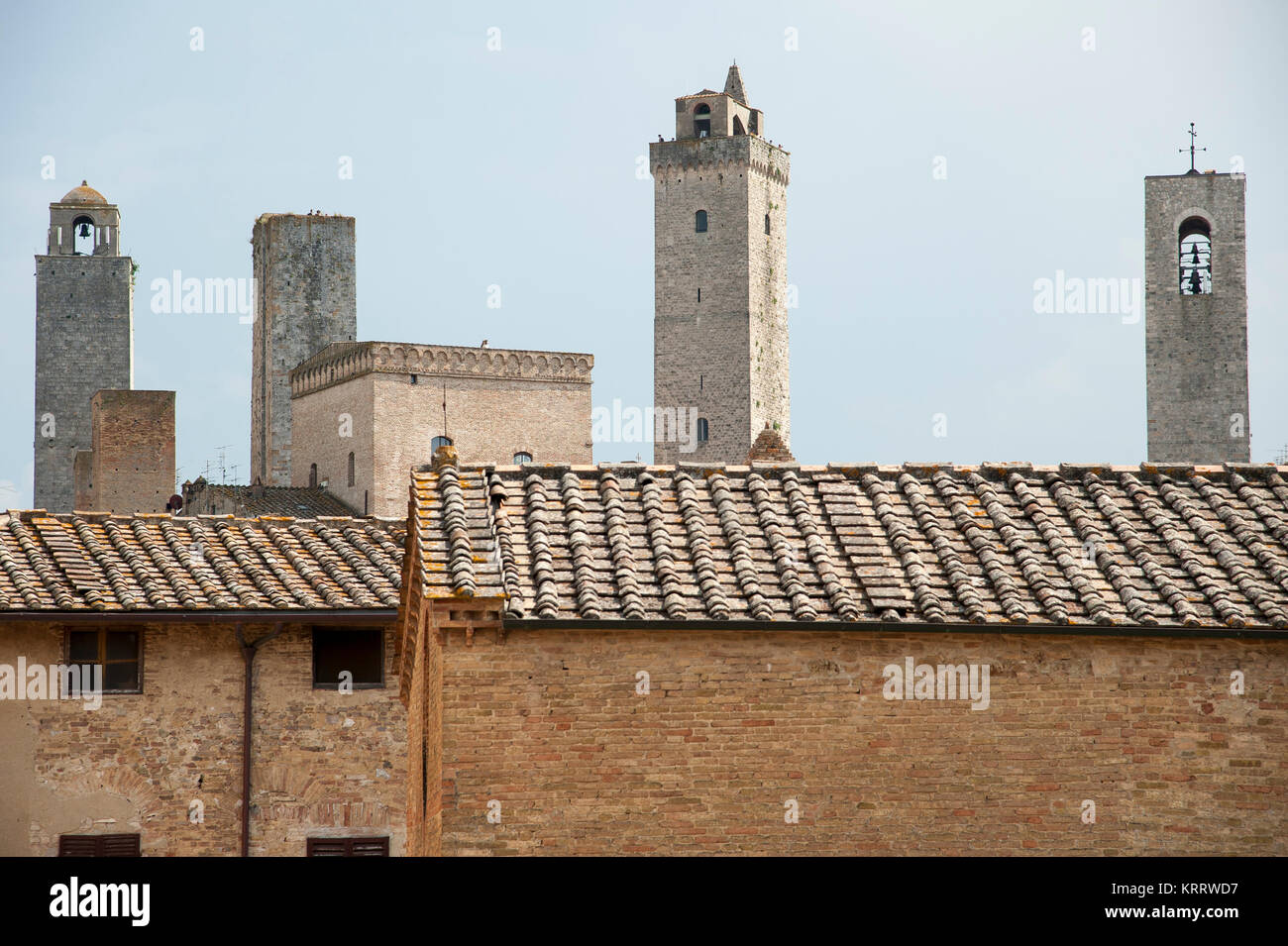 Torri medievali dal XIII secolo, la Torre Chigi, Torri dei Salvucci, casa torre Pesciolini, Torre Rognosa, torre Grossa e il campanile della Collegiata Foto Stock