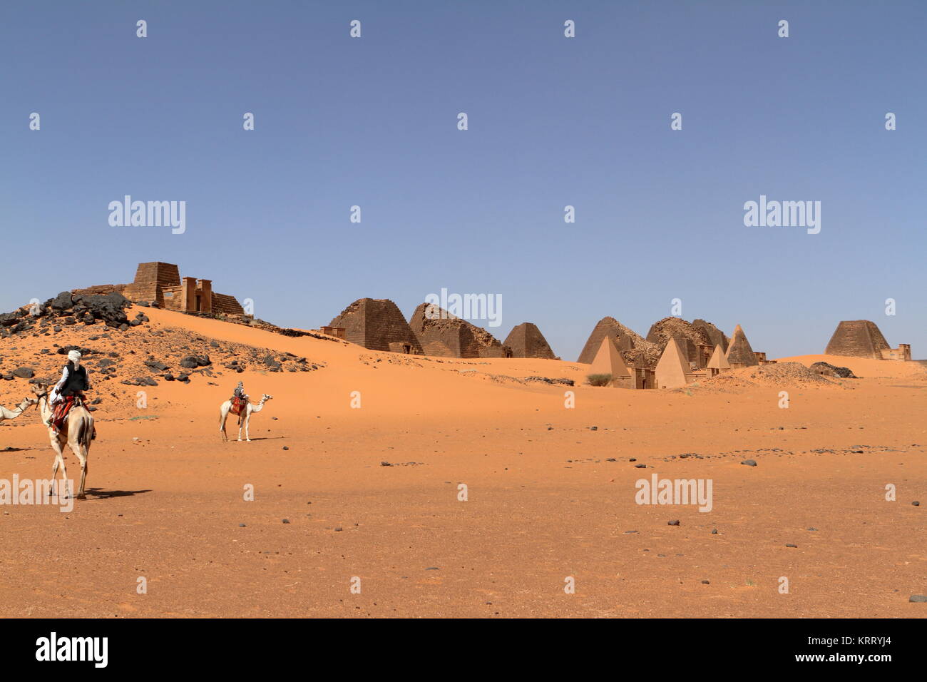 caravan nel sahara dal sudan vicino a meroe Foto Stock