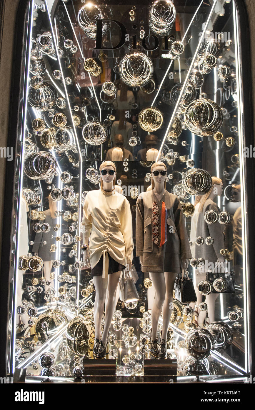 Milano, Italia - 12 Novembre 2016: Dior store di Milano, Italia. Foto Stock