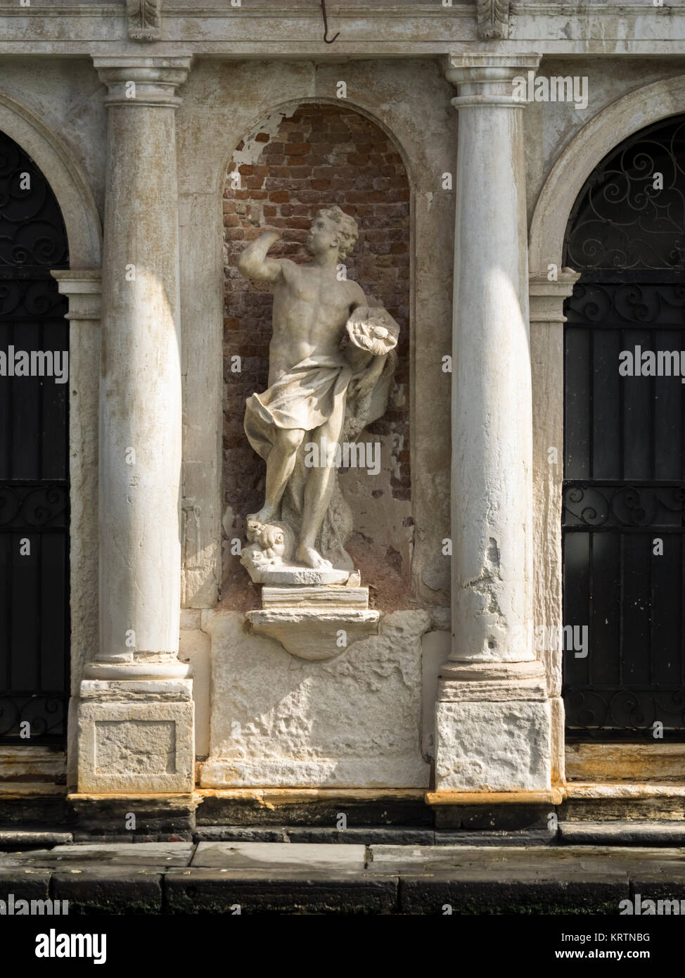 VENEZIA, ITALIA - 13 SETTEMBRE 2017: Statua di Ca' d'Oro o Palazzo Santa Sofia Foto Stock