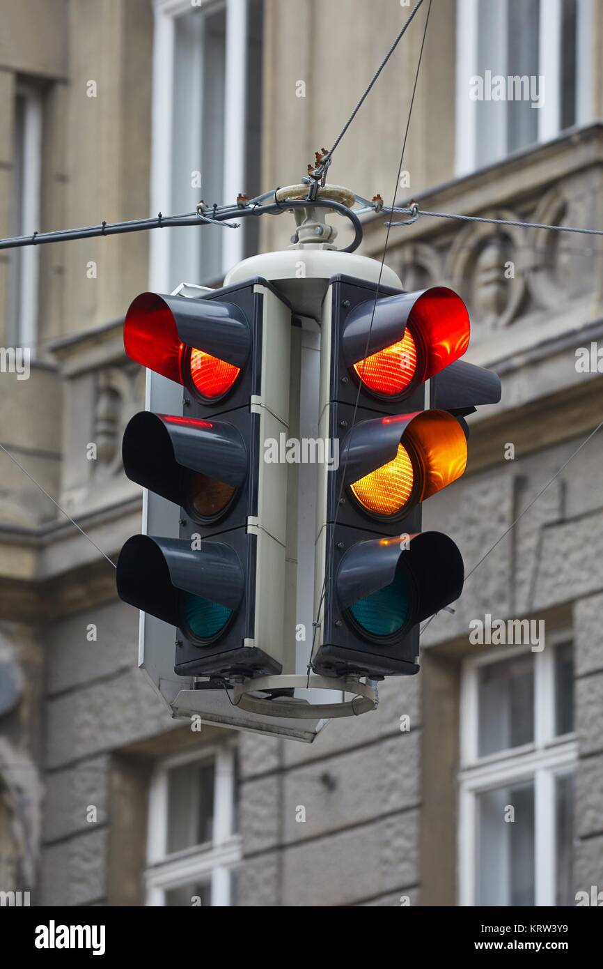 Il semaforo in una città Foto Stock