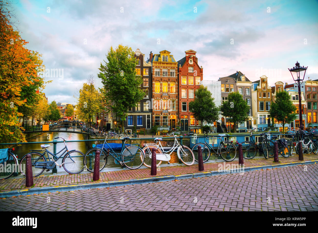 Amsterdam City View con ponti e canali Foto Stock