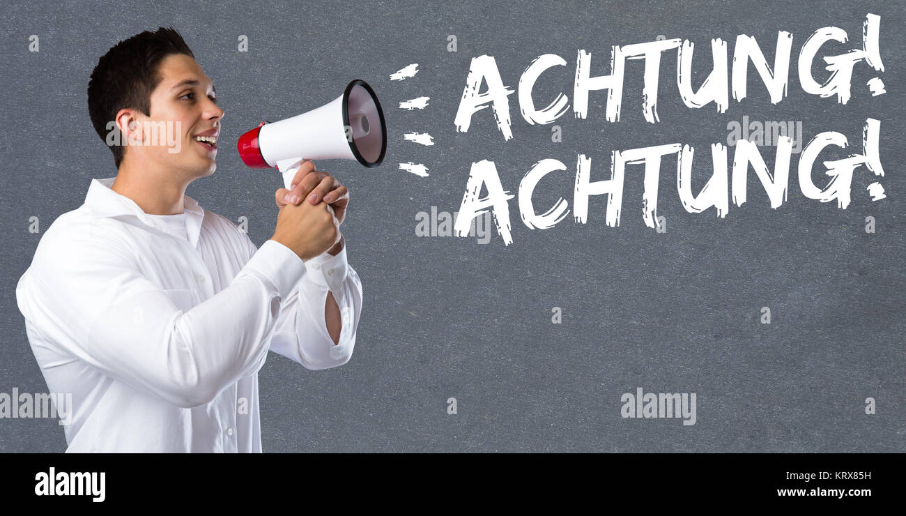 Attenzione attenzione annuncio info informazioni concetto megafono giovane uomo Foto Stock