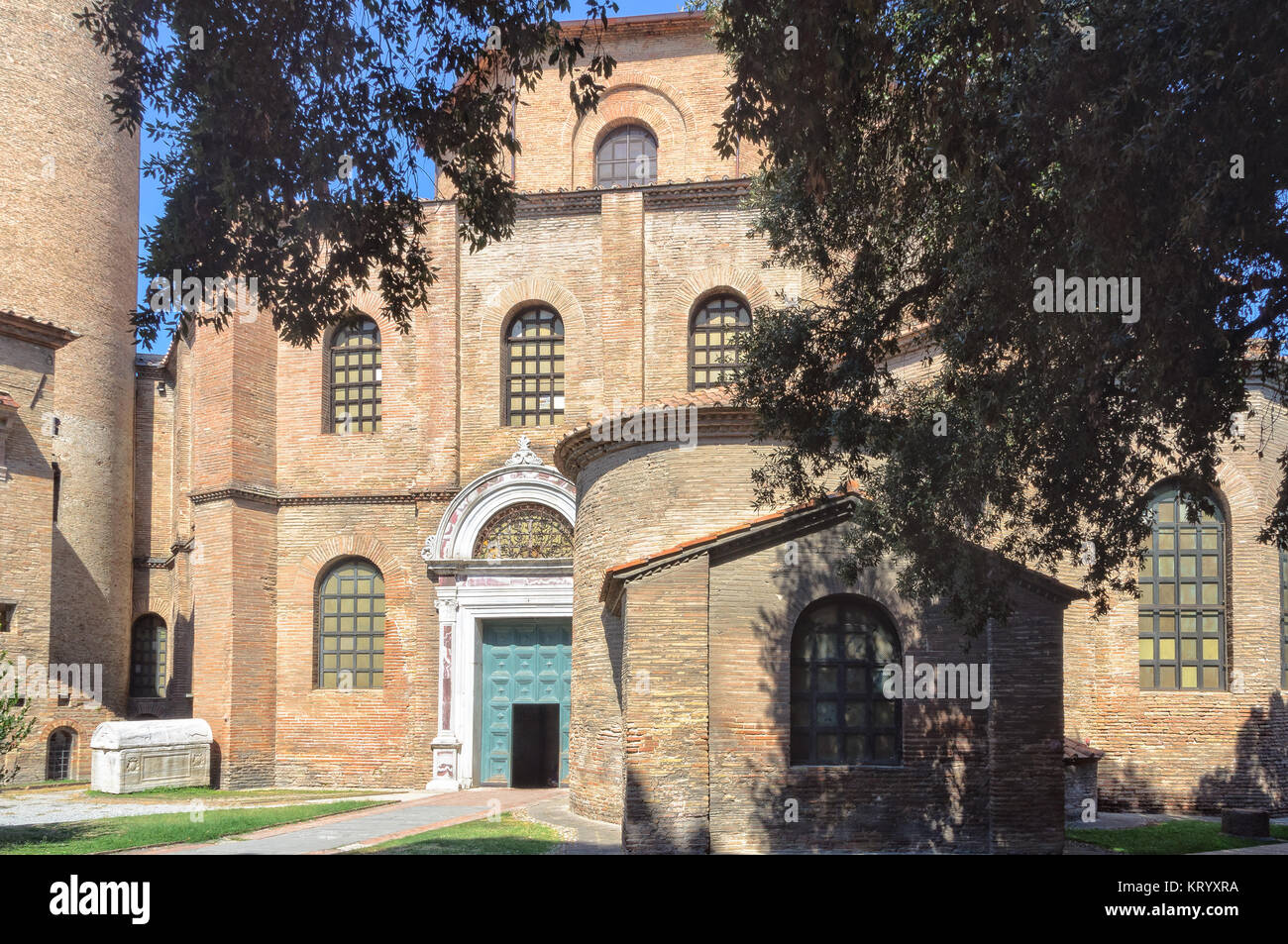 La pianta ottagonale Basilica di San Vitale è un bellissimo esempio di prima architettura cristiana - Ravenna, Italia Foto Stock