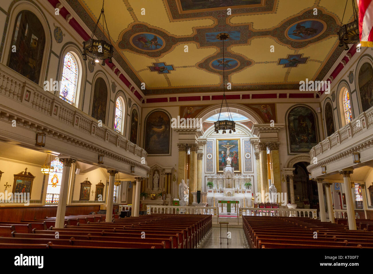 Il soffitto affreschi di Nicola Monchesi all'interno Chiesa di Sant'Agostino a Philadelphia, Pennsylvania, Stati Uniti. Foto Stock