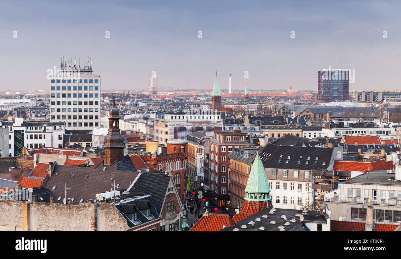 Paesaggio di Copenhagen, Danimarca. Foto scattata dalla torre rotonda, popolare vecchio punto di riferimento della città e dal punto di vista Foto Stock