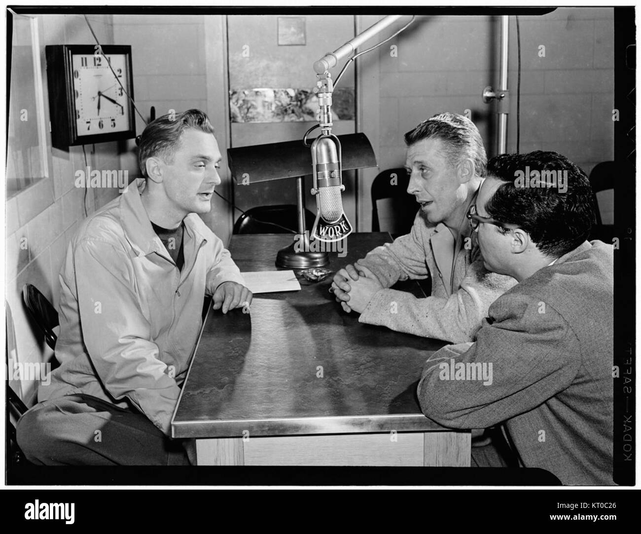 Stan Kenton e Pete Rugolo, figure chiave della musica jazz, sono presenti in un ritratto della fine degli anni '1940, che riflette il loro contributo al genere e alla sua evoluzione. Foto Stock