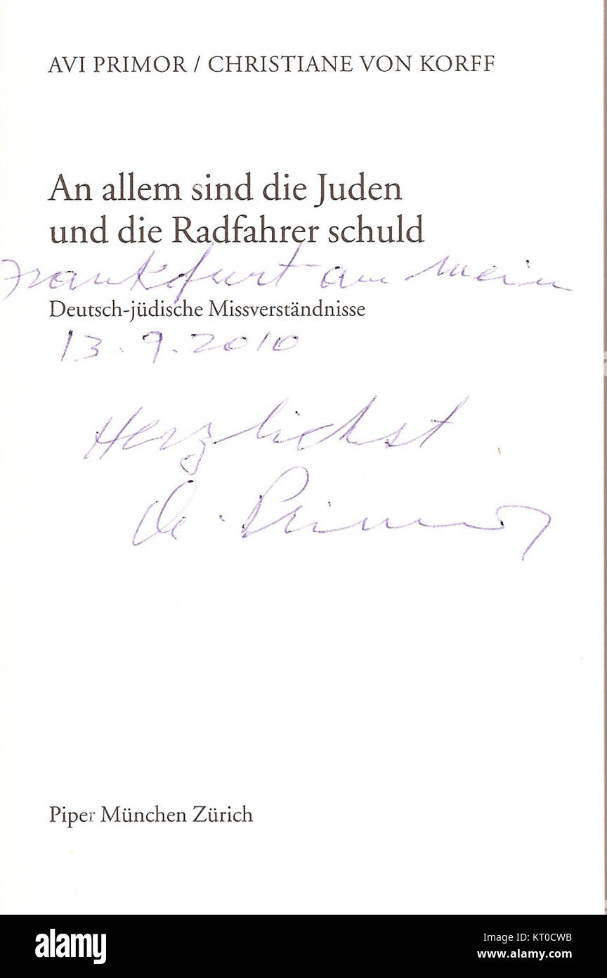 Questa immagine si riferisce probabilmente ad una produzione o ad una performance che coinvolge AVI Primor, una figura notevole, probabilmente associata al Festival musicale di Francoforte del 2010. Rappresenta un evento o un'opera correlata a questa persona di spicco. Foto Stock