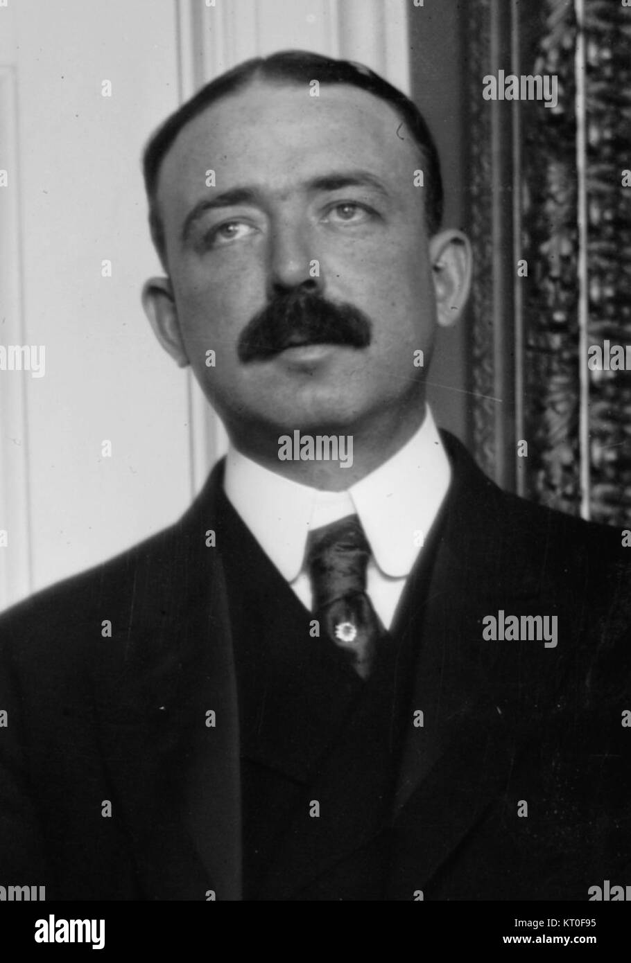 Bird SIM Coler fu una figura influente a New York, nota per i suoi contributi al settore bancario e finanziario. Il suo lavoro ha plasmato la finanza e l'industria all'inizio del XX secolo. Foto Stock