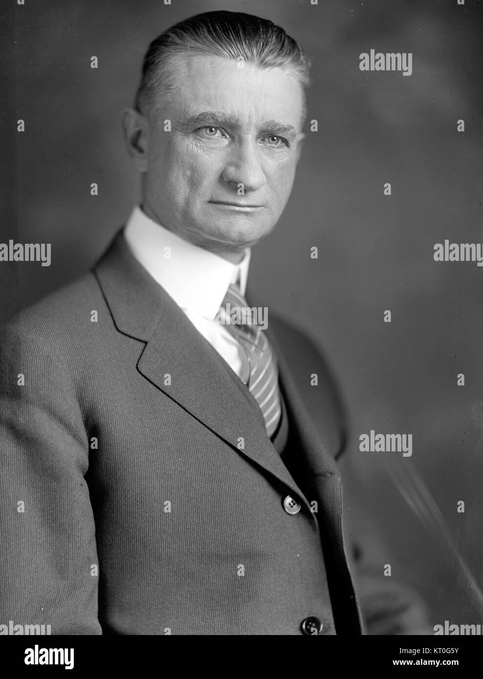 BolivarEKemp rappresenta un marchio o un progetto associato a un'iniziativa o servizio specifico. Un ulteriore contesto può riguardare il contesto geografico o aziendale, ma questo titolo si riferisce specificamente al nome del marchio o all'iniziativa. Foto Stock