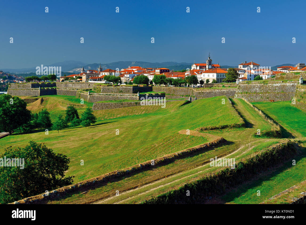 Mura medievali e dintorni di Eurocity fortificato Valenca do Minho in Portogallo Foto Stock