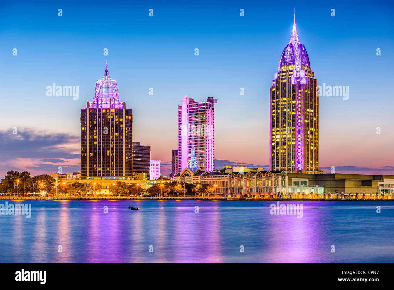 Mobile, Alabama, Stati Uniti d'America skyline sul fiume. Foto Stock