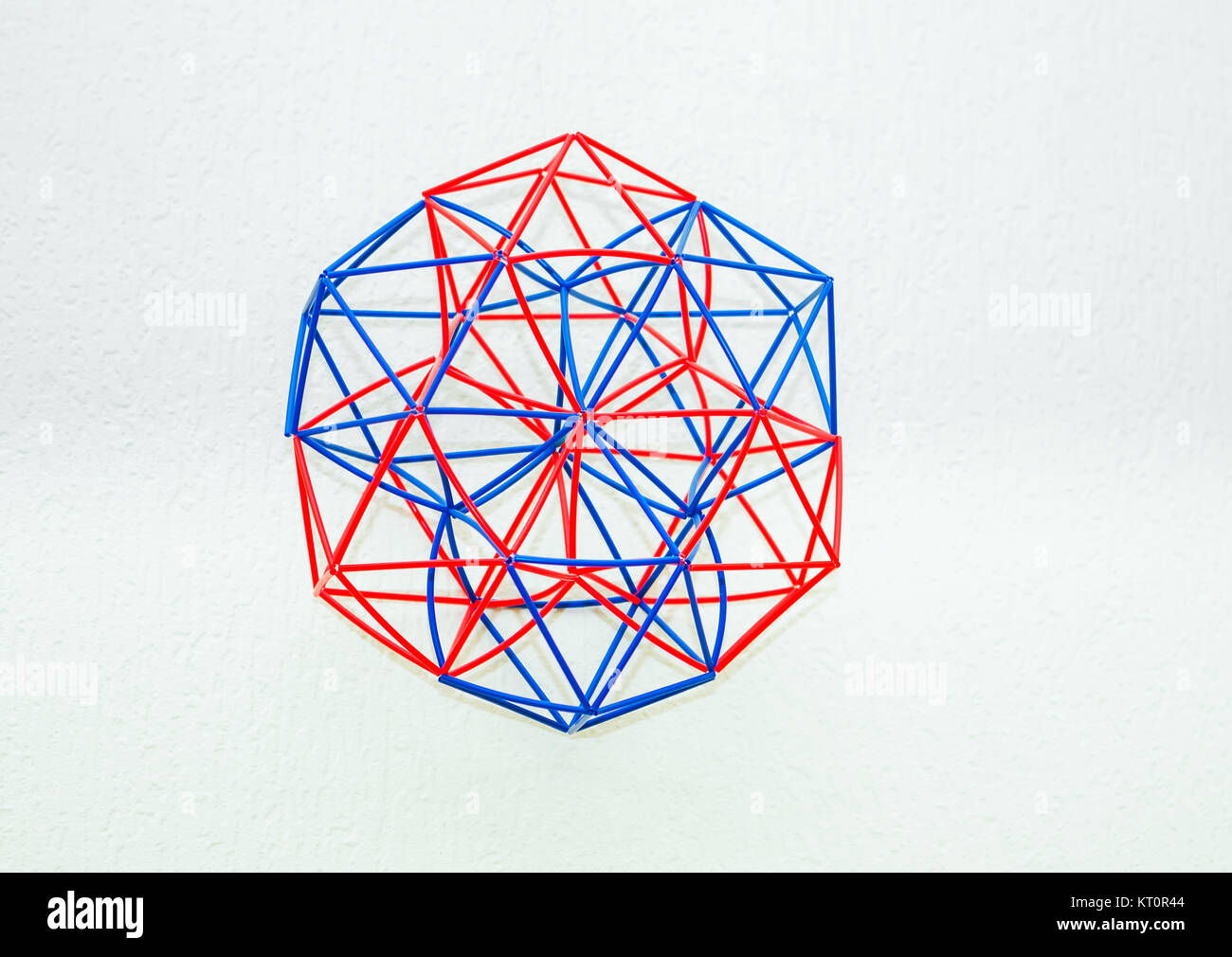 Colorati a mano il modello dimensionale del solido geometrico Foto Stock