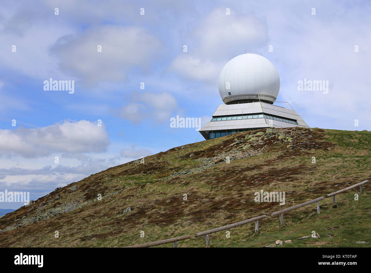 stazione radar sulla grande belchen nei vosgi Foto Stock