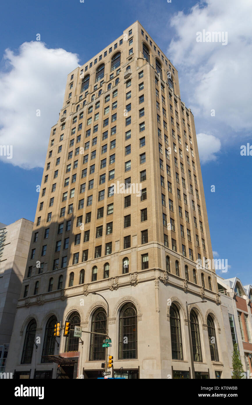 Il Aloft Philadelphia Downtown Hotel (ex 1925 Titolo Liberty Building) sul Philadelphia, Pennsylvania, Stati Uniti. Foto Stock