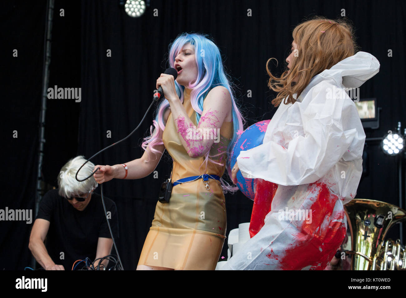 Il cantante norvegese, cantautore e multistrumentista Jenny Hval esegue il concerto dal vivo presso il norvegese music festival Øyafestivalen 2015. Norvegia, 14/08 2015. Foto Stock