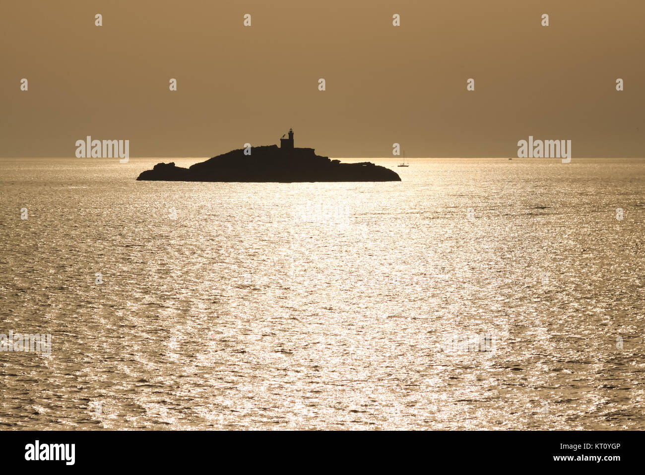 Tramonto sul mare all'isola d'Elba italiano Foto Stock