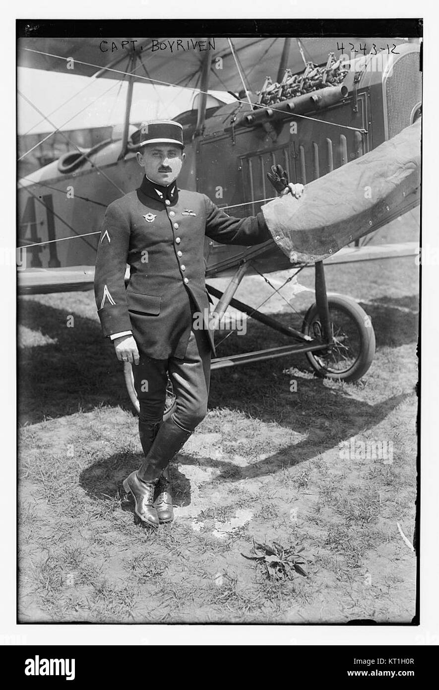 Il capitano Boyriven fu una figura significativa in un evento storico o narrativo. Per ulteriori chiarimenti sarebbe necessario un maggiore contesto su questo titolo, in quanto potrebbe riferirsi a un evento specifico o a una persona dalla storia. Foto Stock