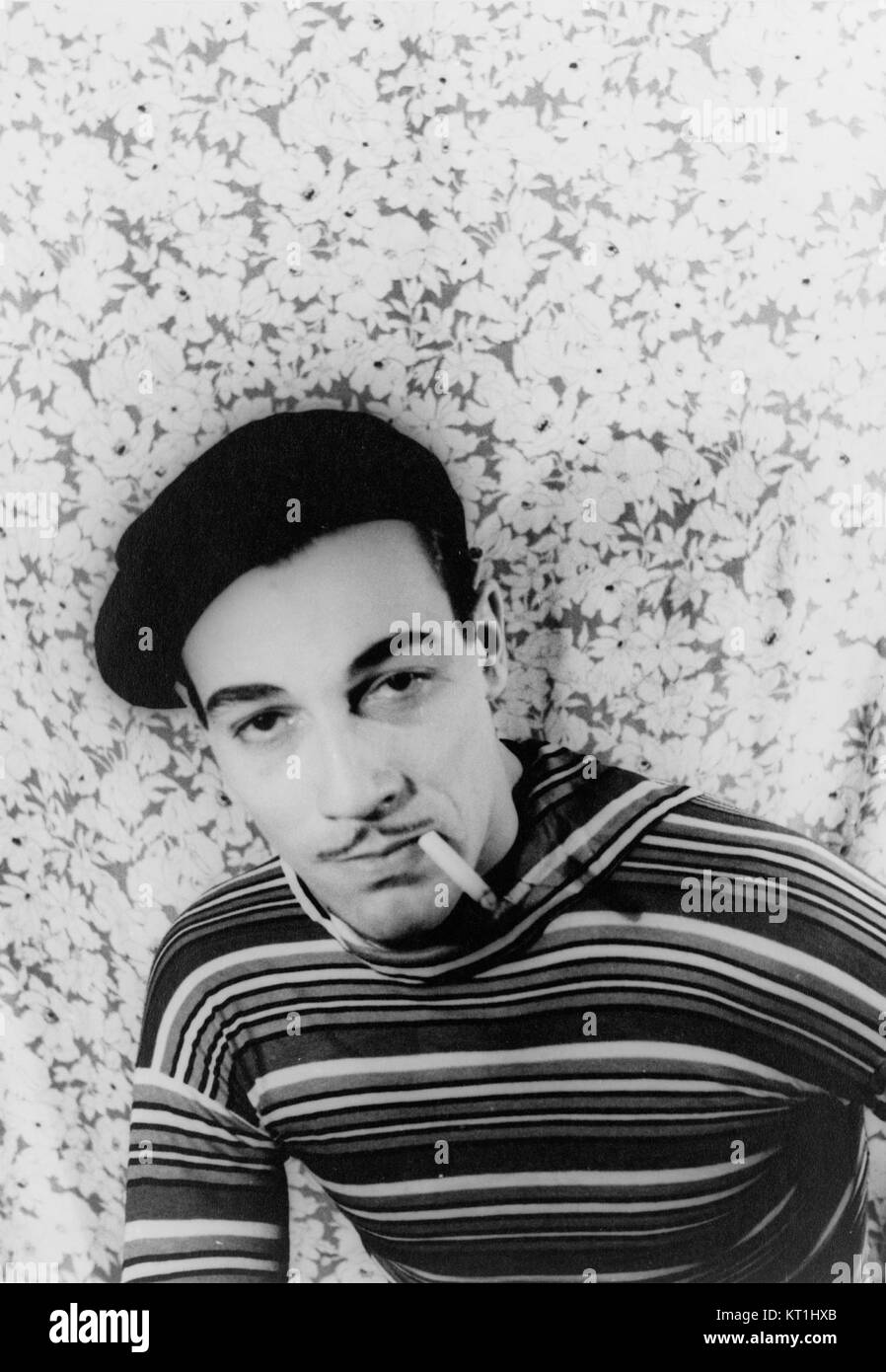 Cesar Romero era un attore statunitense, meglio conosciuto per il suo ruolo di Joker nella serie televisiva Batman degli anni '1960. Era un interprete versatile sia nel cinema che in televisione. Foto Stock