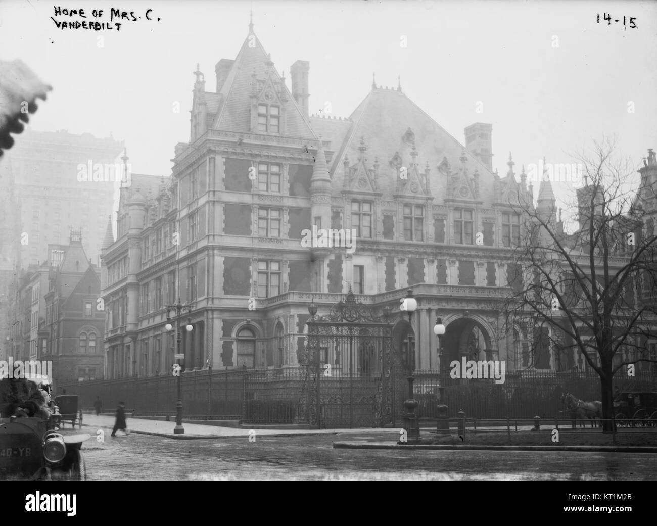 La casa di Cornelius Vanderbilt II è una meraviglia architettonica, nota per il suo grande design e il suo significato storico come simbolo di ricchezza e lusso durante l'età della doratura. Foto Stock